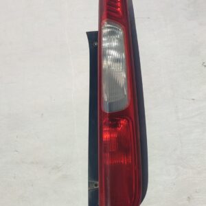Ford Focus II hatchback lampa tylna prawa rok 2006.