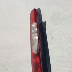 Ford Focus II hatchback lampa tylna lewa rok 2006.