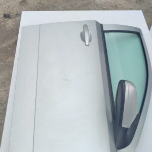 Opel Astra H drzwi prawe przednie rok 2005.