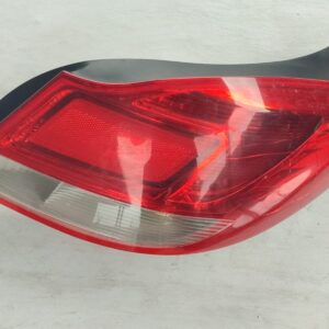 Opel Insignia lampa tylna prawa.