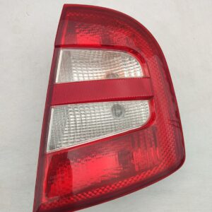 Skoda fabia I hatchback lampa tylna prawa rok 2001.