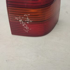 Volkswagen Passat B4 sedan lampa prawa tylna.